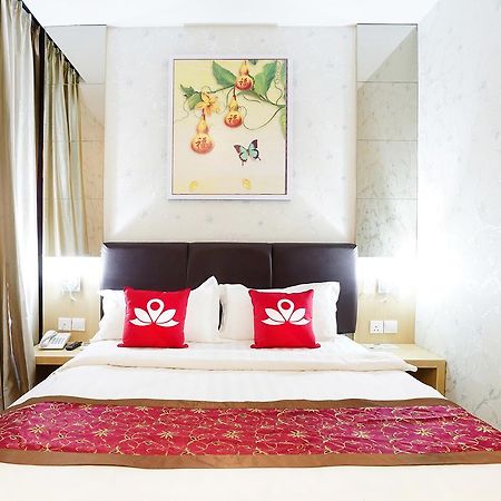 Cardinal Lucky Star Hotel Batam Exterior photo