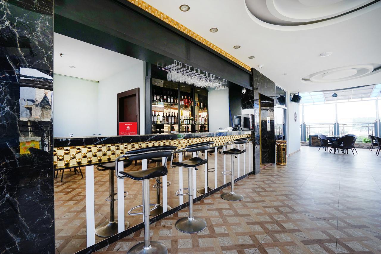 Cardinal Lucky Star Hotel Batam Exterior photo