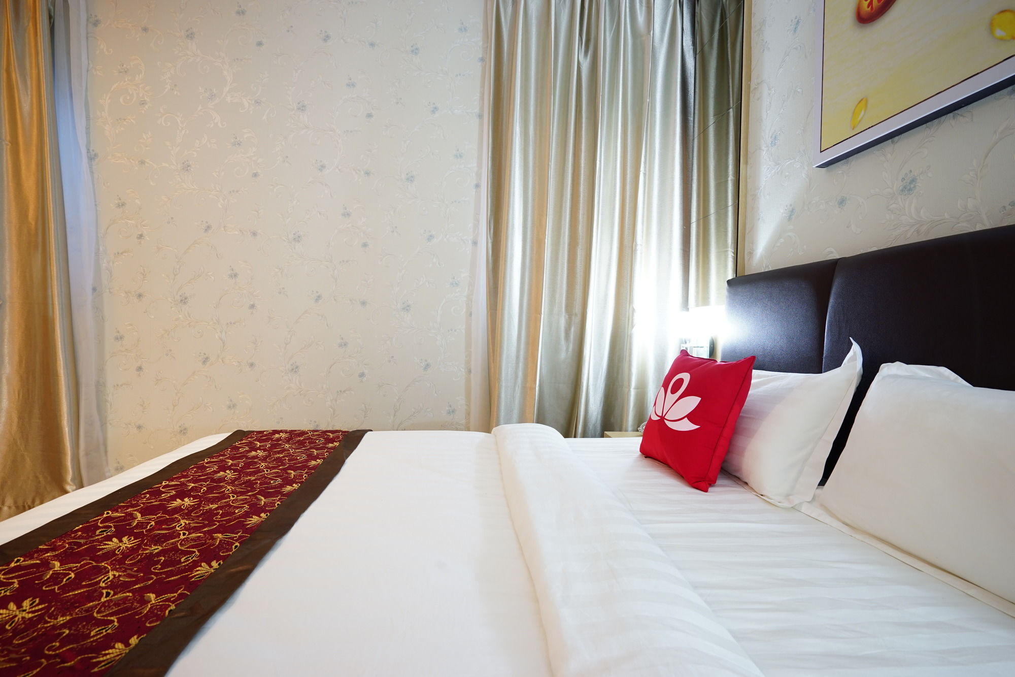 Cardinal Lucky Star Hotel Batam Exterior photo